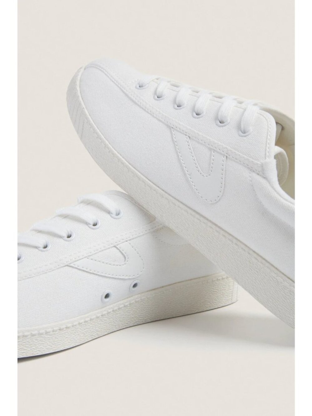 Tretorn Nylite Canvas Sneakers in White 7 New with Box Womens Athletic Shoes - Picture 3 of 15